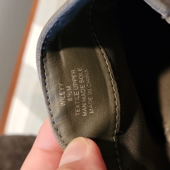 Booties - Picture 4 of 4